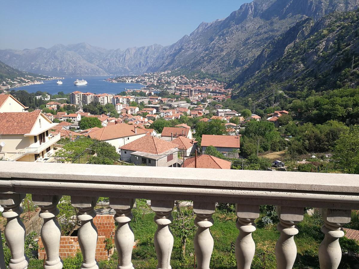 Apartment Misulino Kotor Luaran gambar