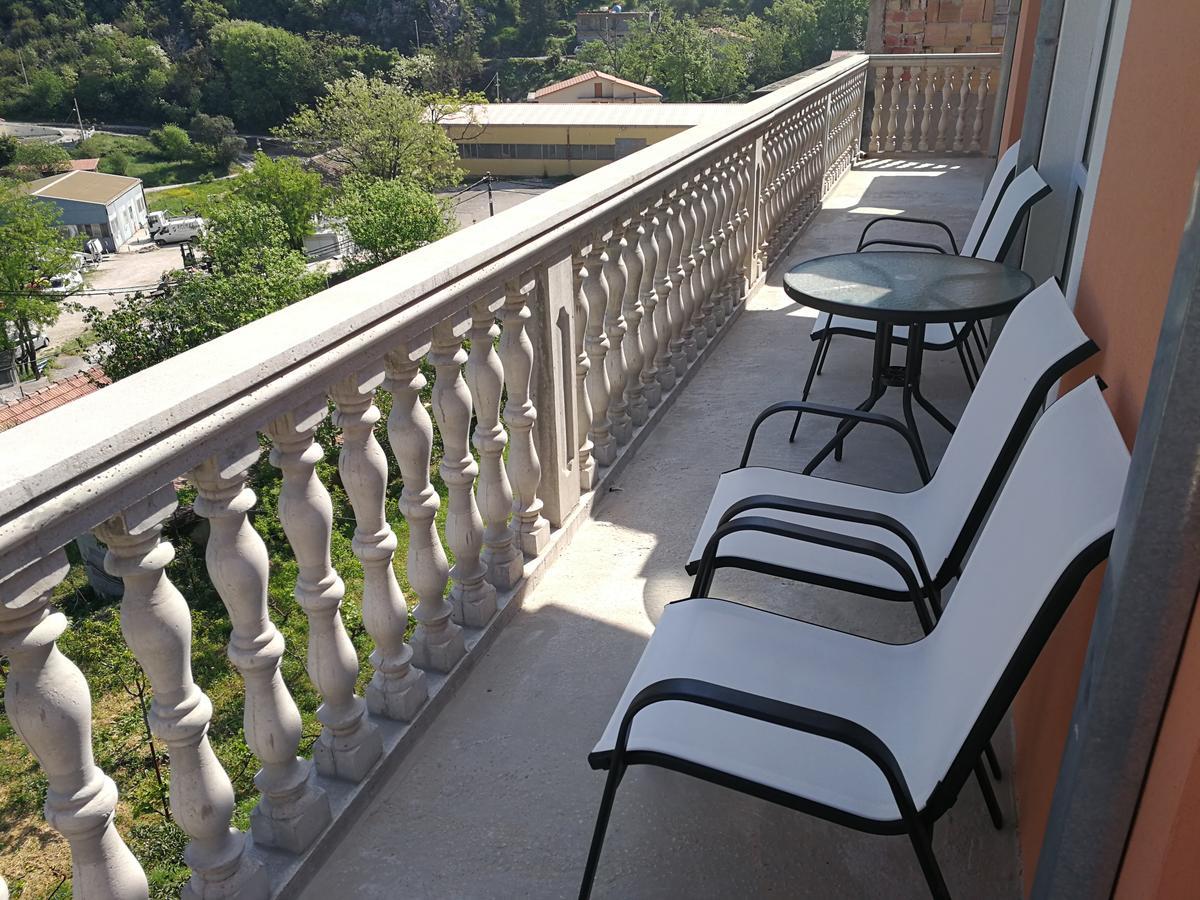 Apartment Misulino Kotor Luaran gambar